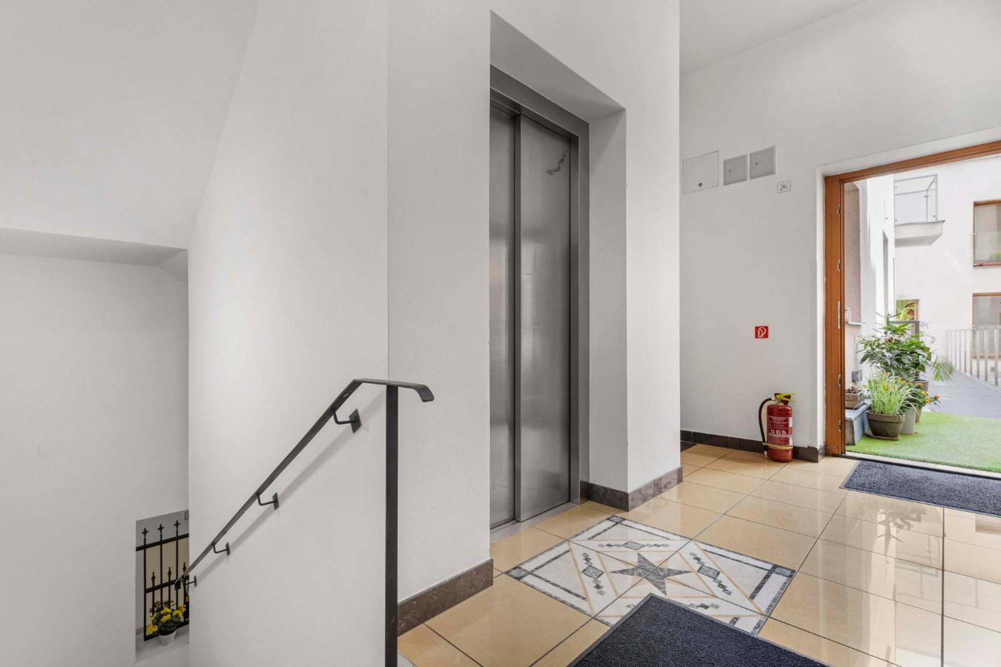 Charming Apartment In The Heart Of Pressburg Exterior foto